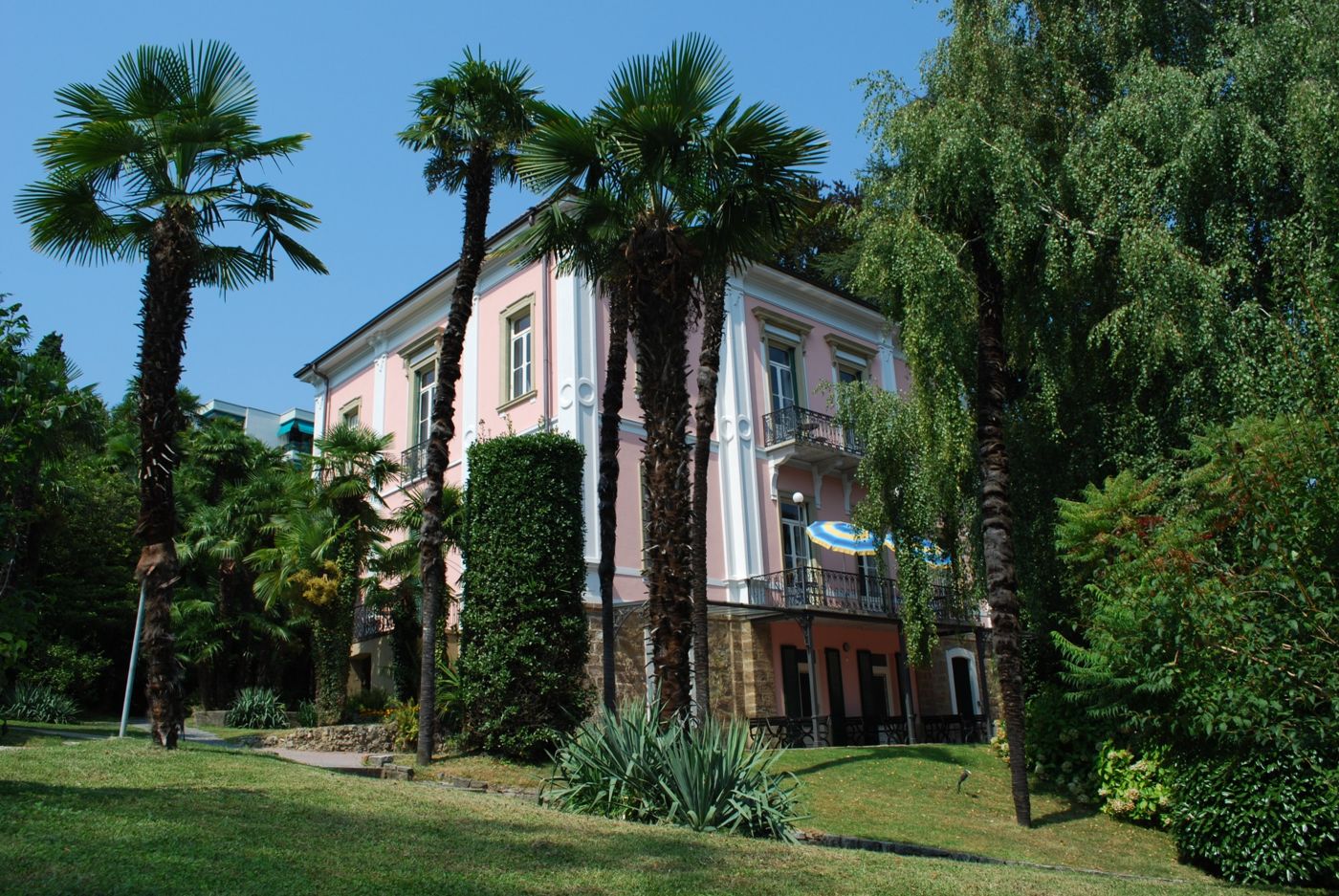 Montarina Hotel&Hostel