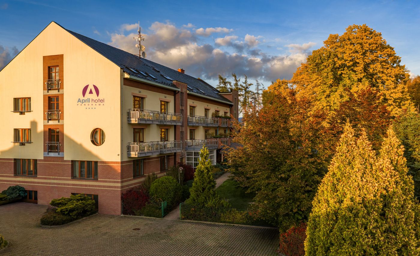 April Hotel Panorama