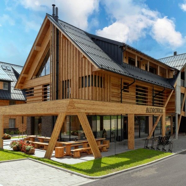 Aldrov Resort