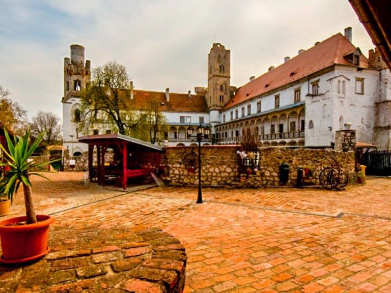 Zámecký penzion Rotunda