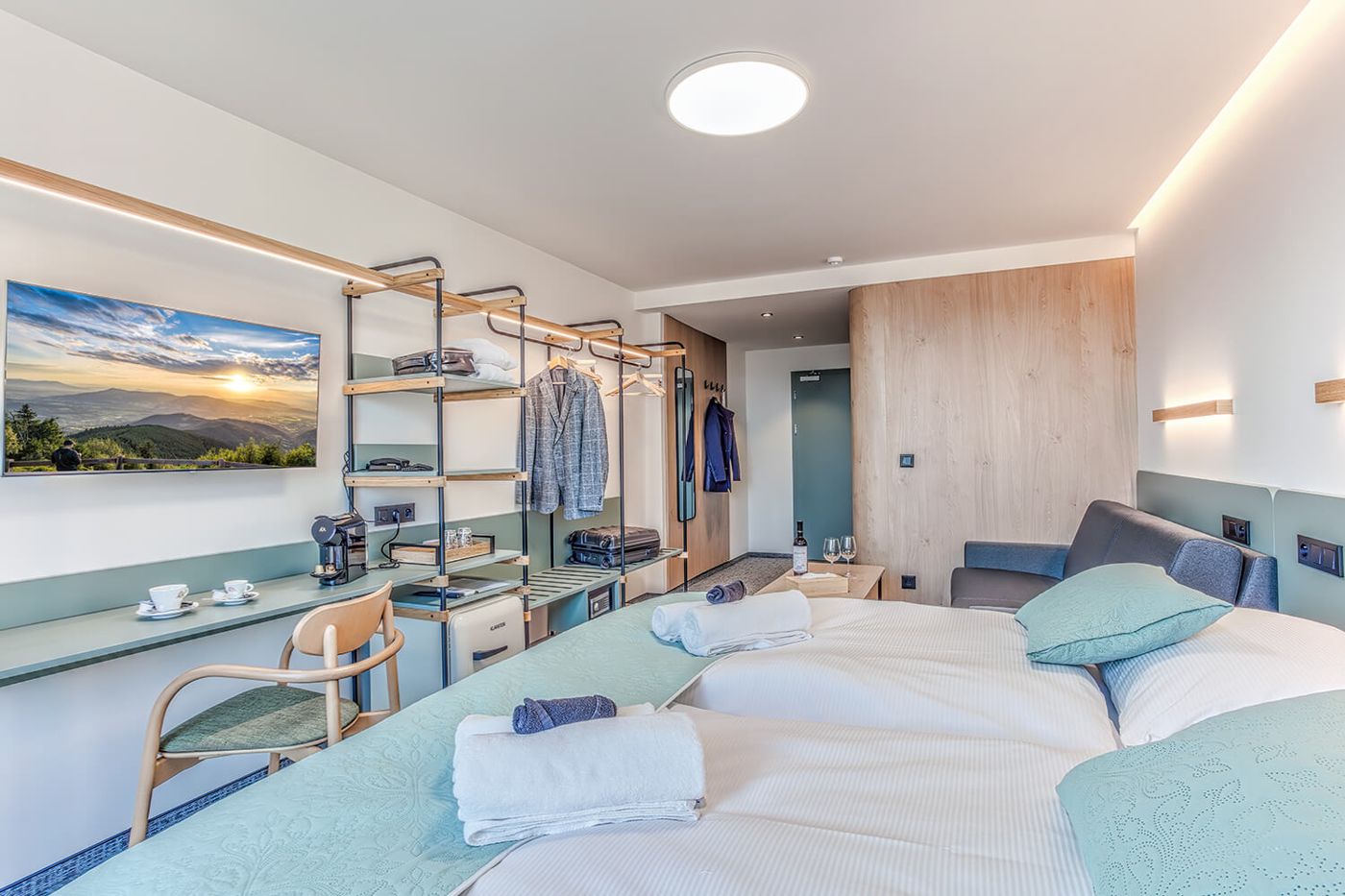 HOTEL 527