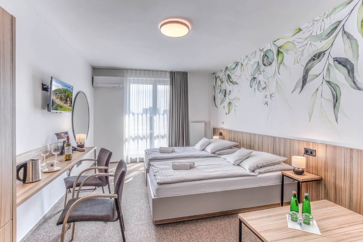 HOTEL 527