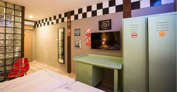 Retro hotel Garage