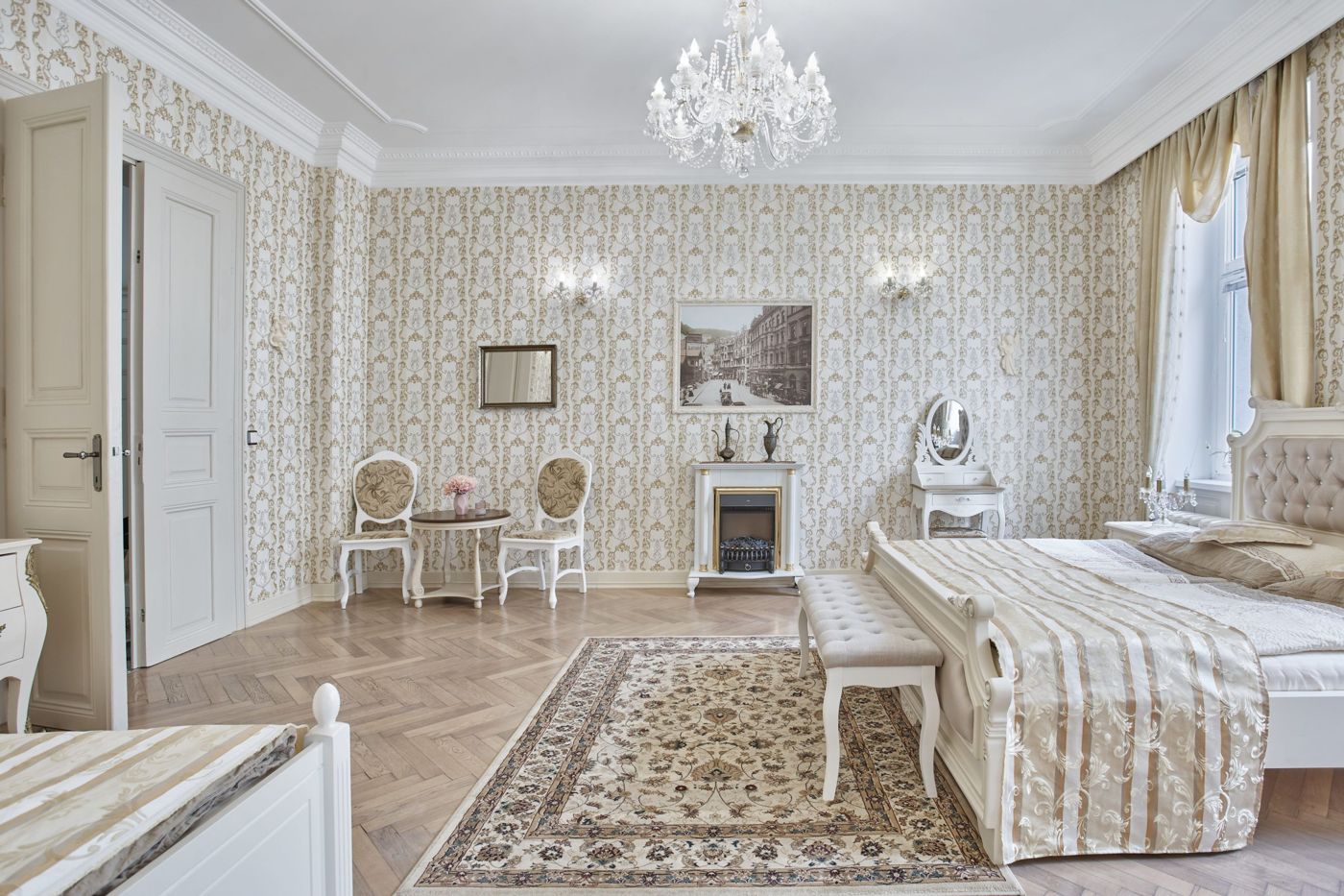 Apartment Luxury Nostalgia