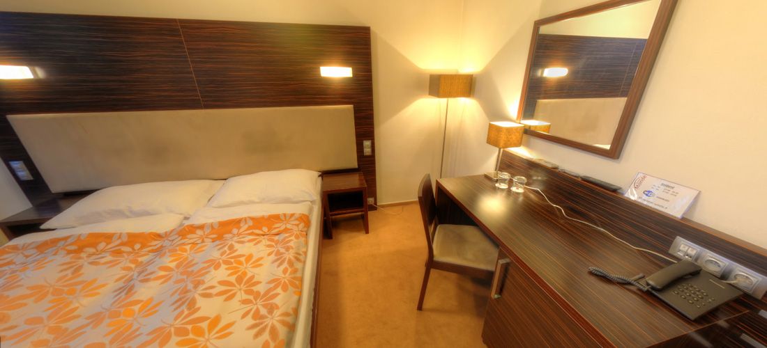Hotel Monde