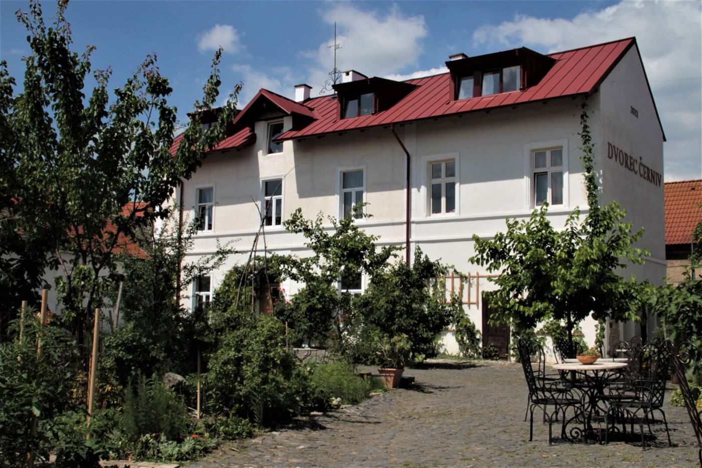 Dvorec černiv