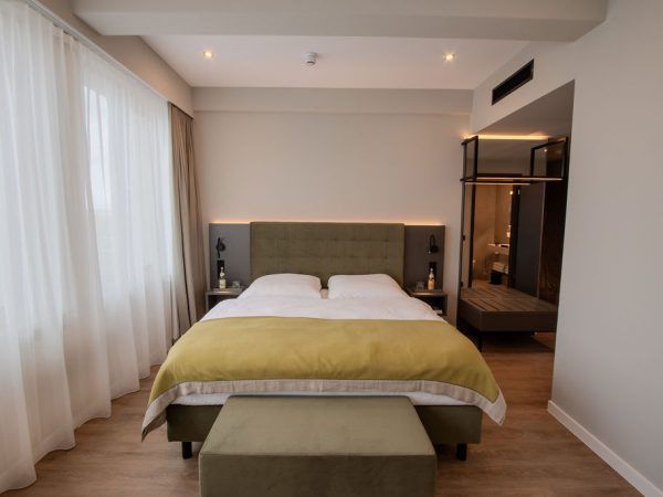 East Five Hotel