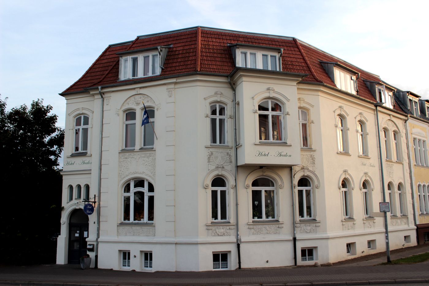 Avalon Hotel