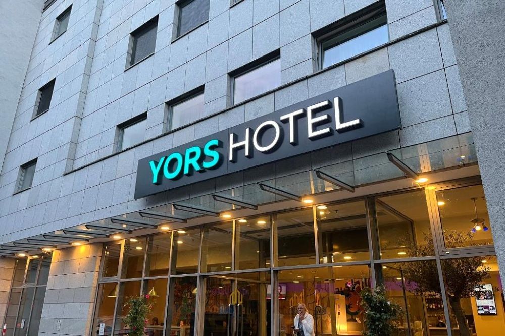 Yors