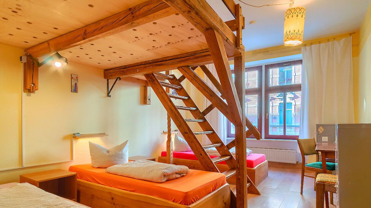 Hostel Lollis Homestay