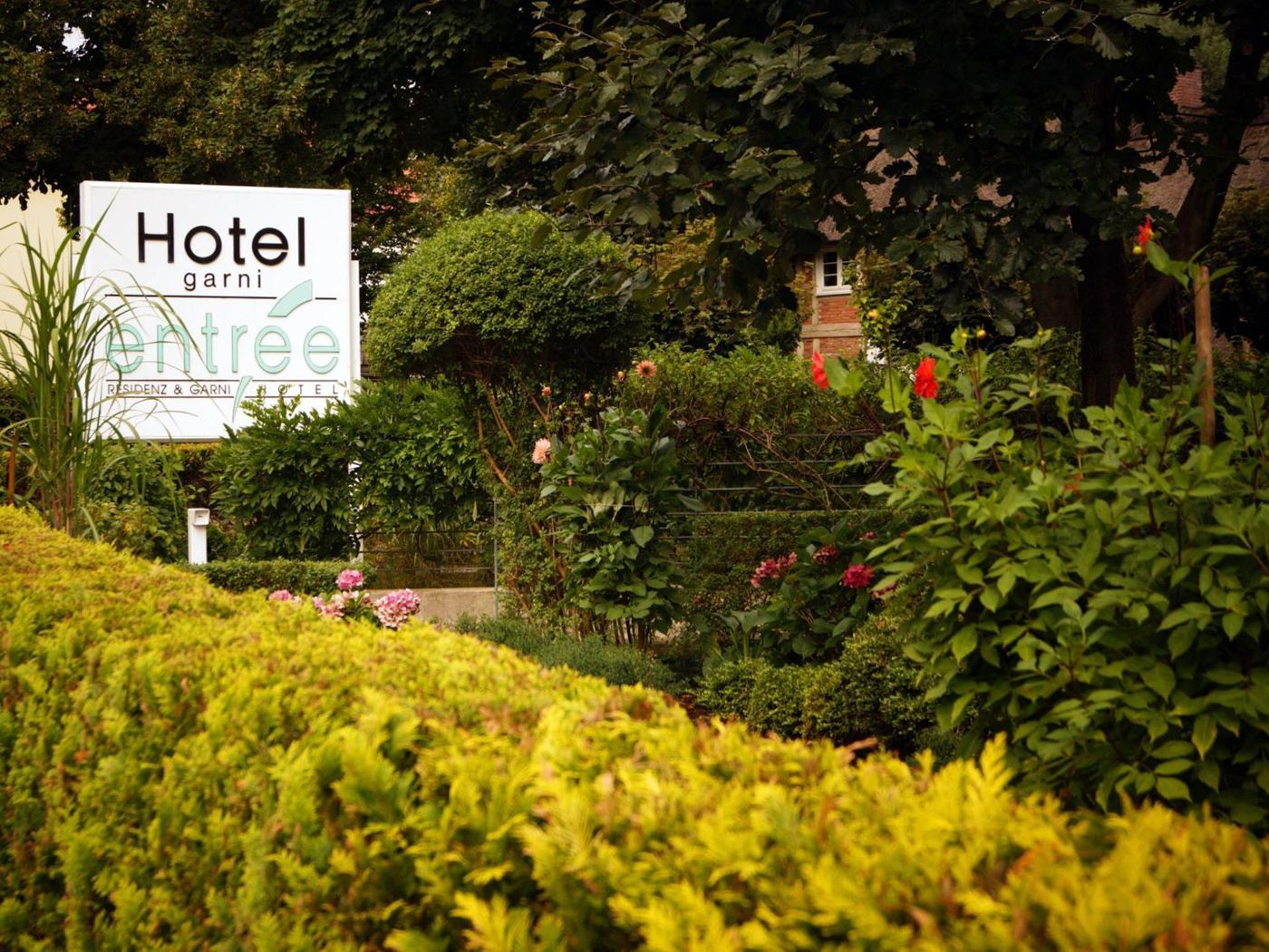 Entrée Gross Borstel Garni Hotel