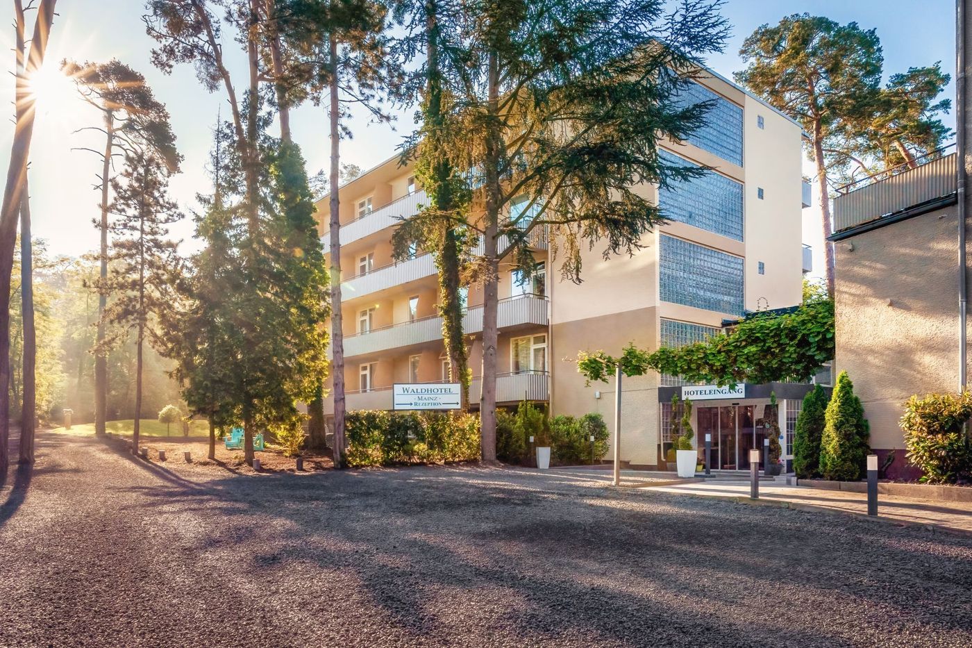 Waldhotel GmbH