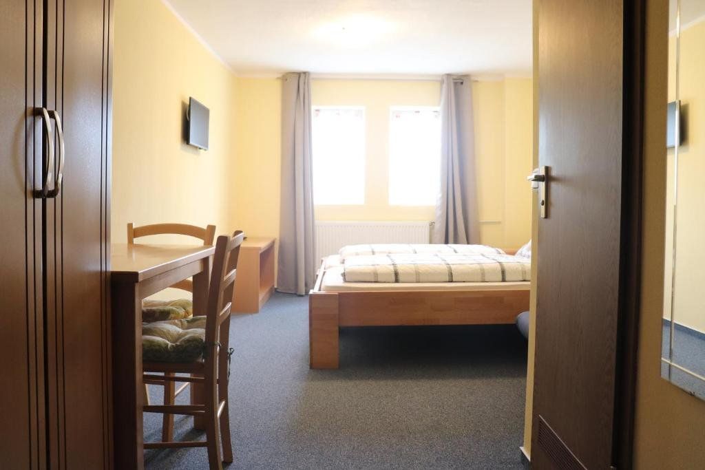 Hotelunterkunft "Zum Waldstein"