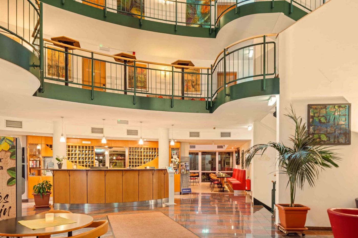 Highway Hotel