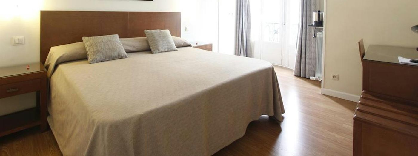 Room Gran Vía Apartments