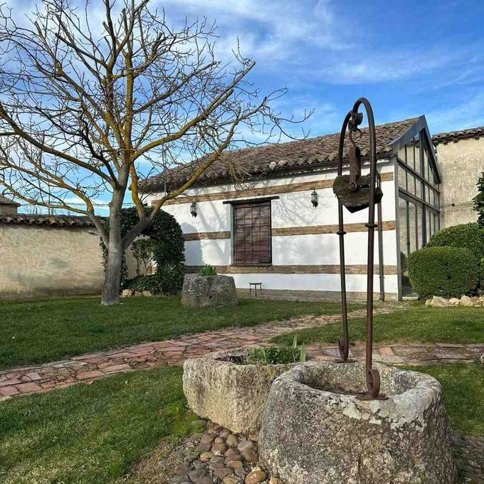 Pequeña A y B