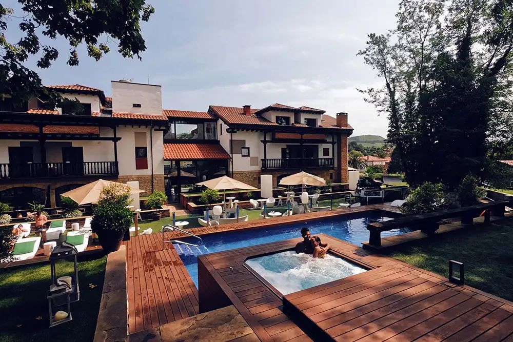 Hotel Cuevas