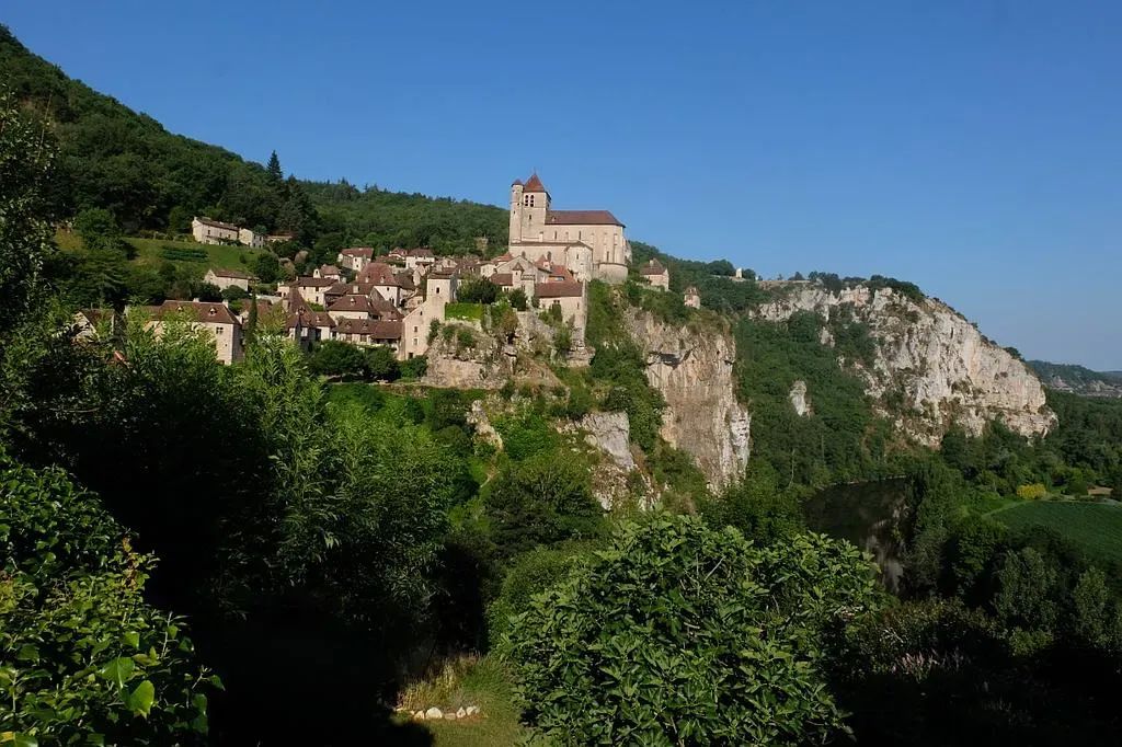 Les Falaises