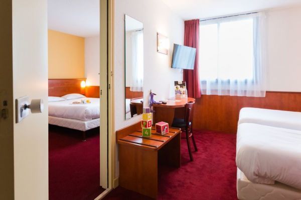 Brit Hotel