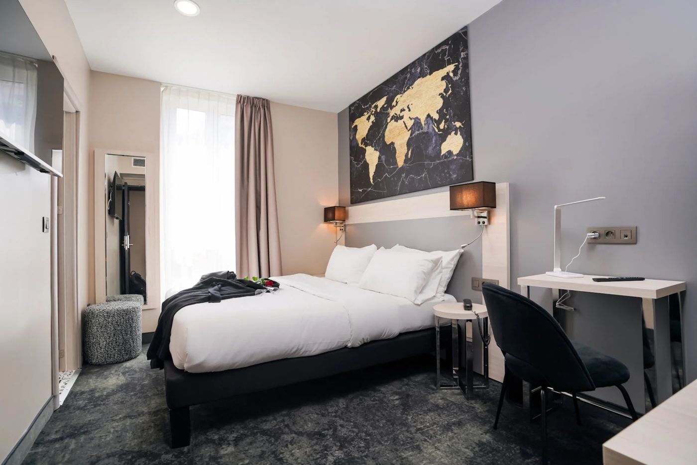 Univers Hôtel