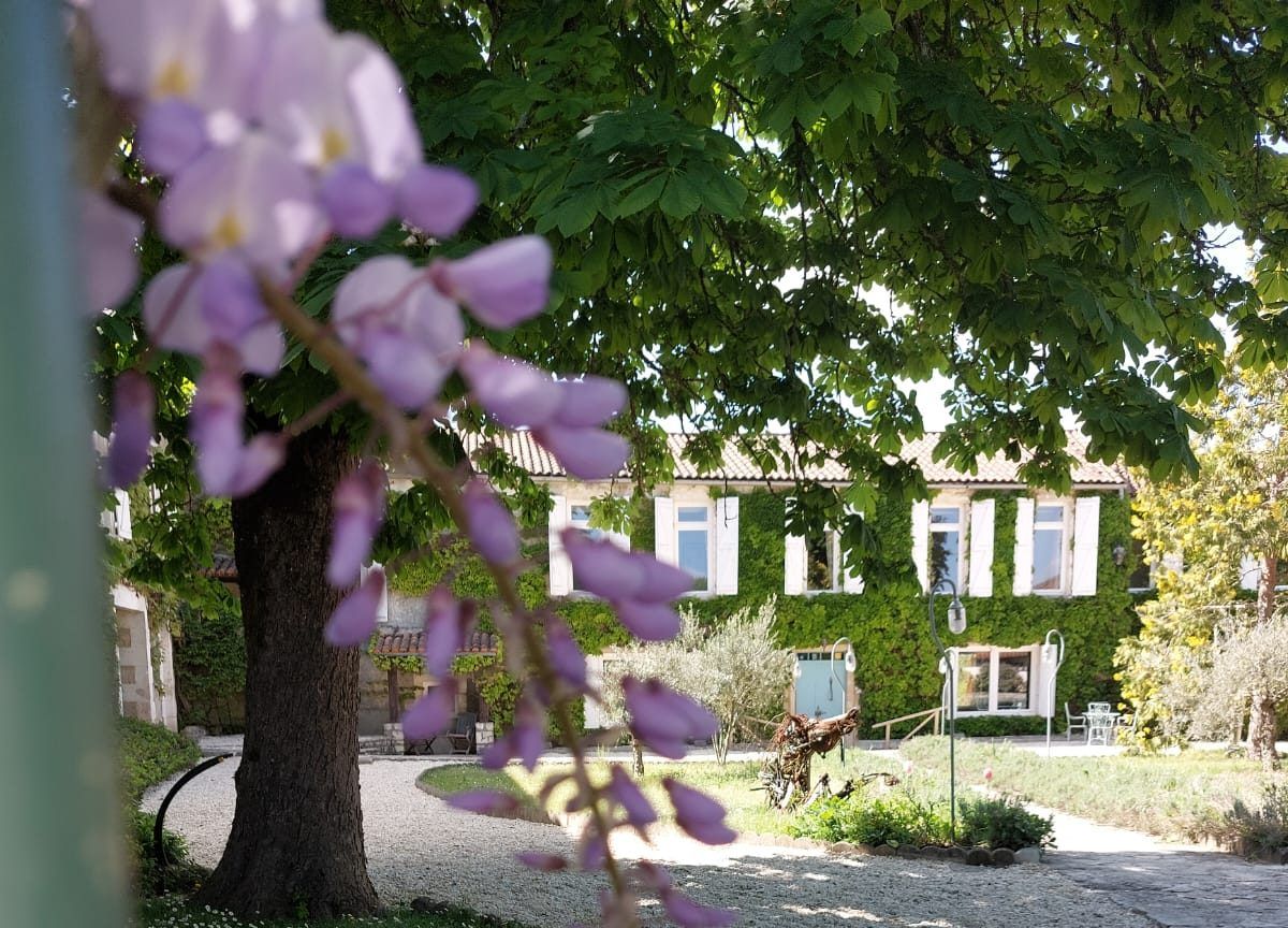 Logis Hôtels Domaine du Chatelard