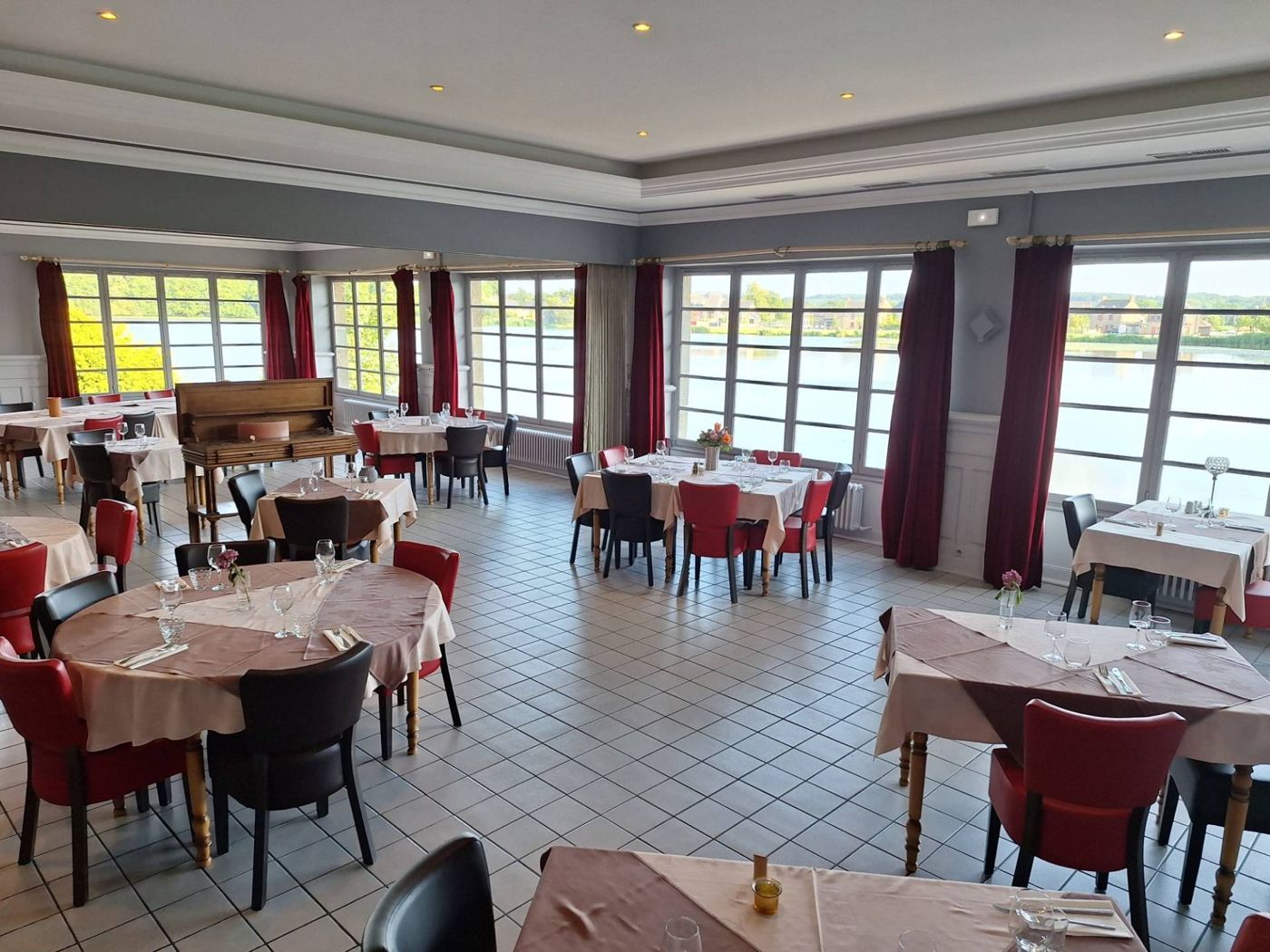 Hôtel-restaurant du Lac Combourg