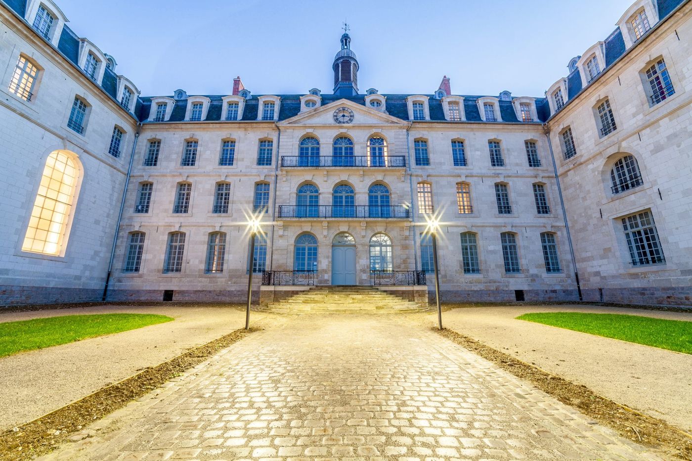La Parenthèse Envoutée