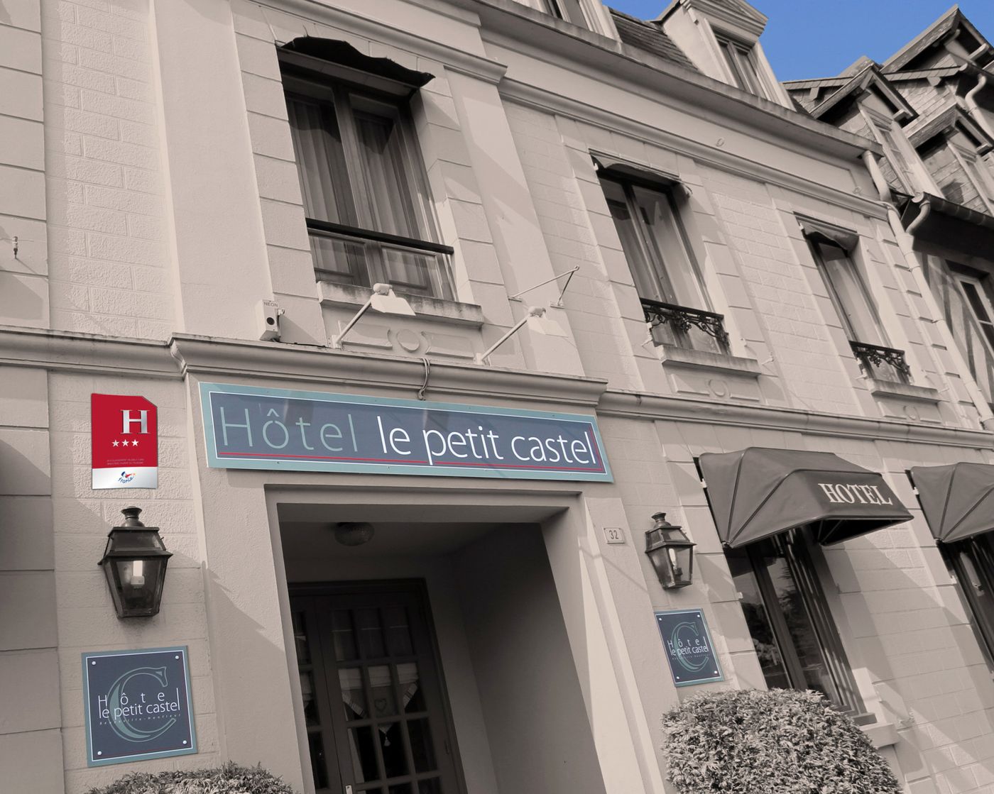 Le Petit Castel