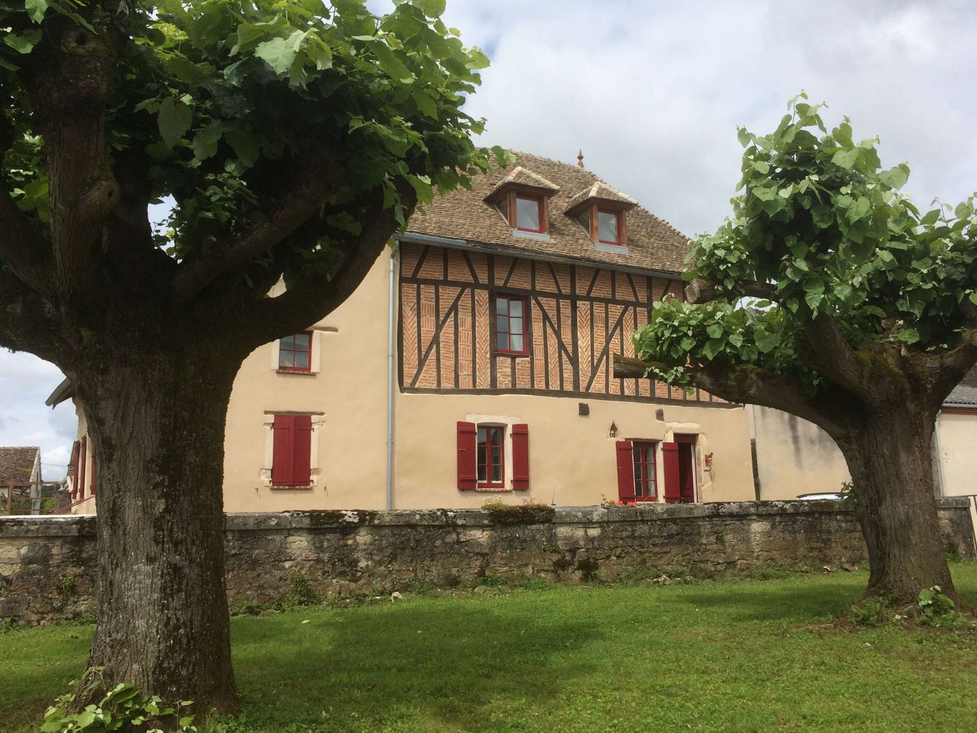 Jan's Place in Burgundy