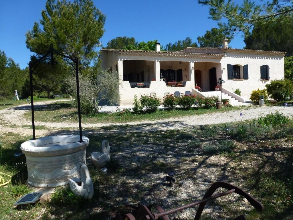 Chambre d'Hotes La Pinede