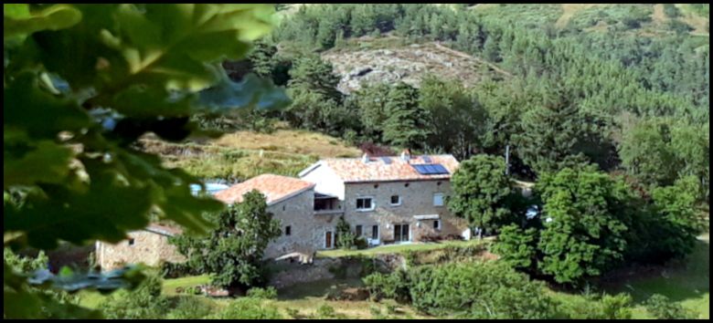 La Chanal 07 Gîte d'étape et de séjour avec chambres et table d'hôtes