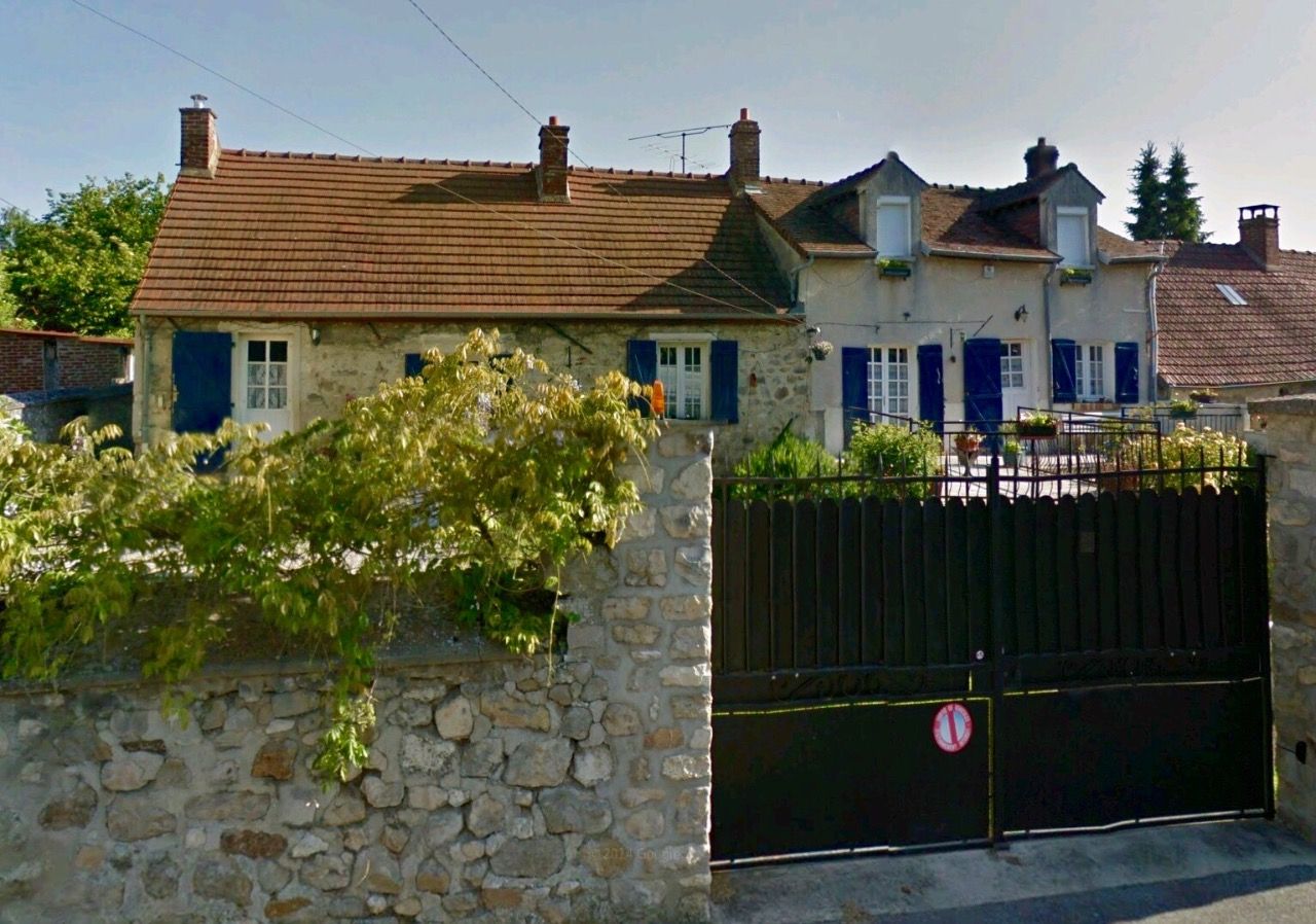 Chez Madame Titus