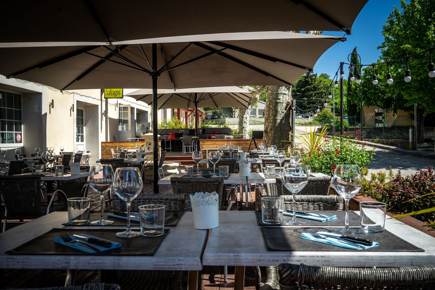 Logis Hotel Restaurant du Champ de Mars