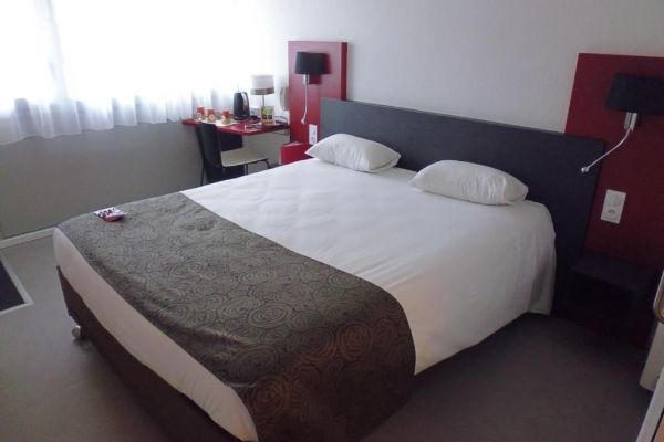 Brit Hotel