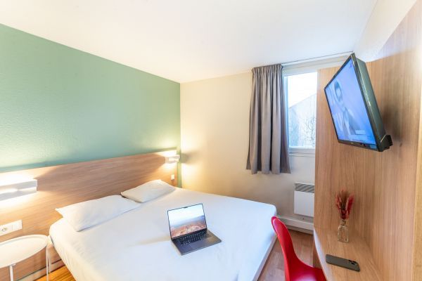 Brit Hotel