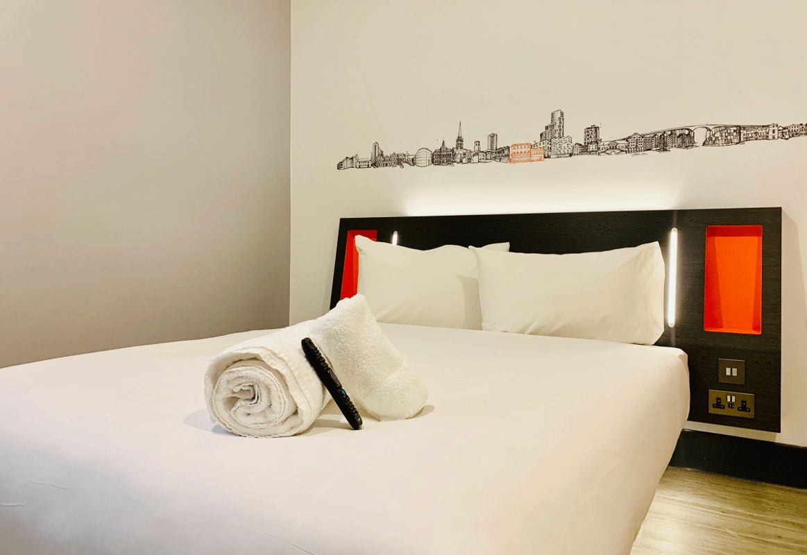 easyHotel
