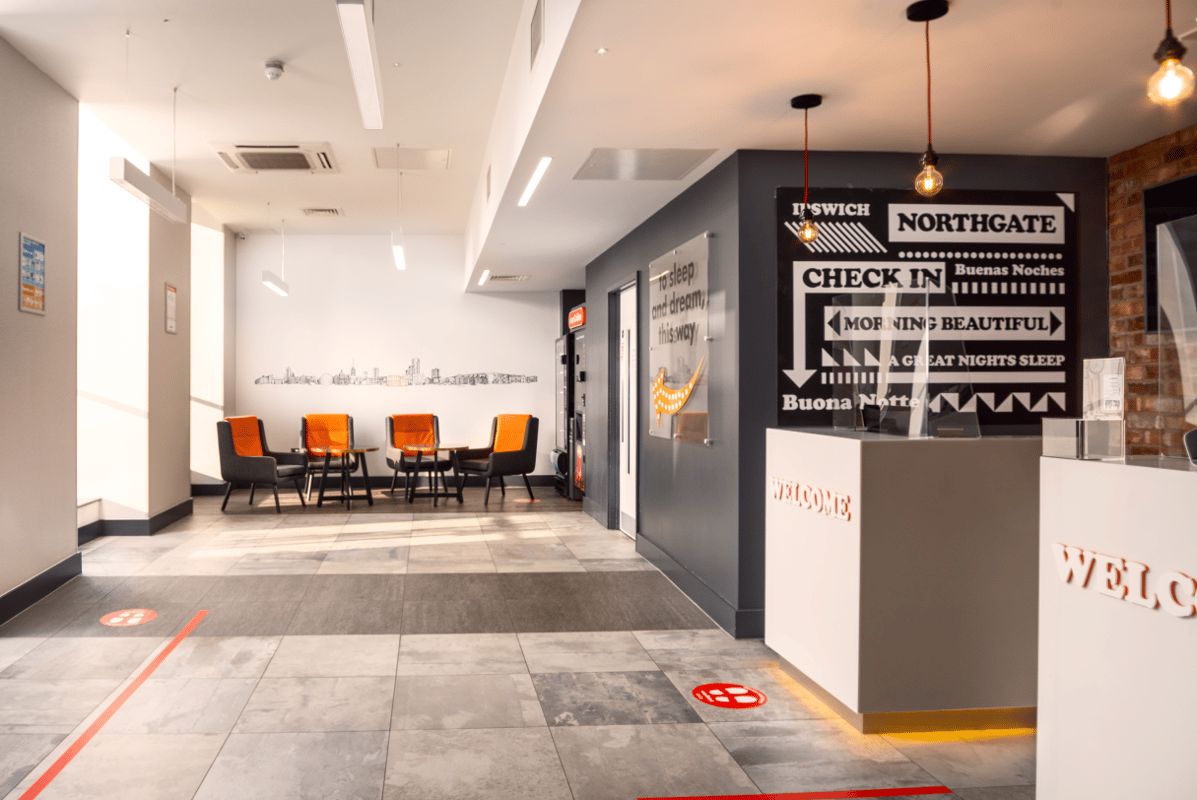 easyHotel