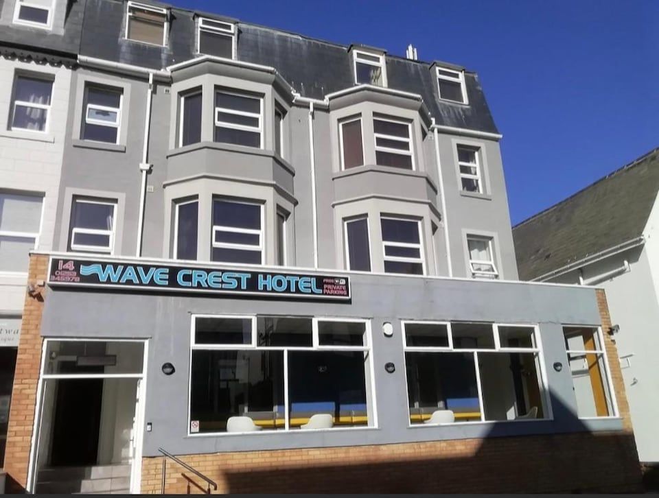 Wave Crest Hotel