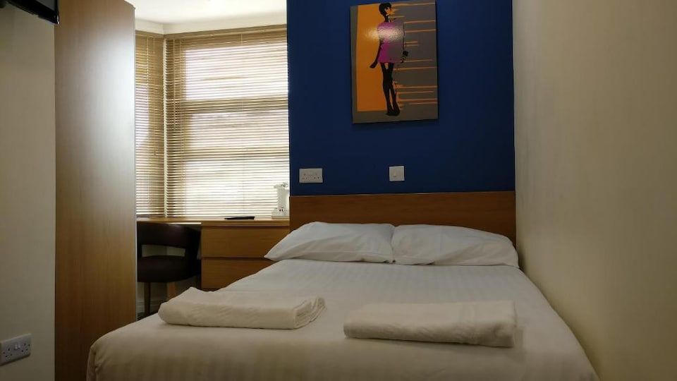 Wave Crest Hotel