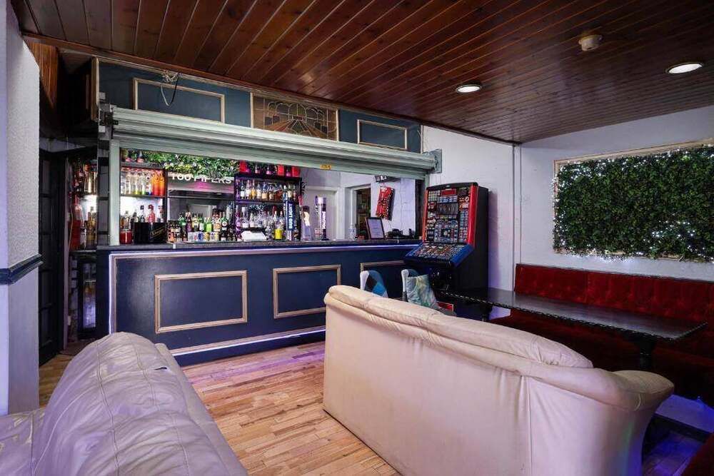 100 Pipers Hotel