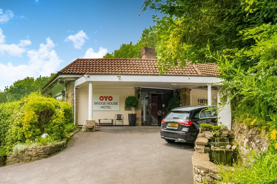 Bridge House Hotel