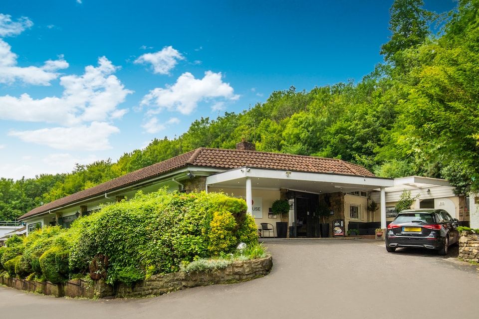Bridge House Hotel
