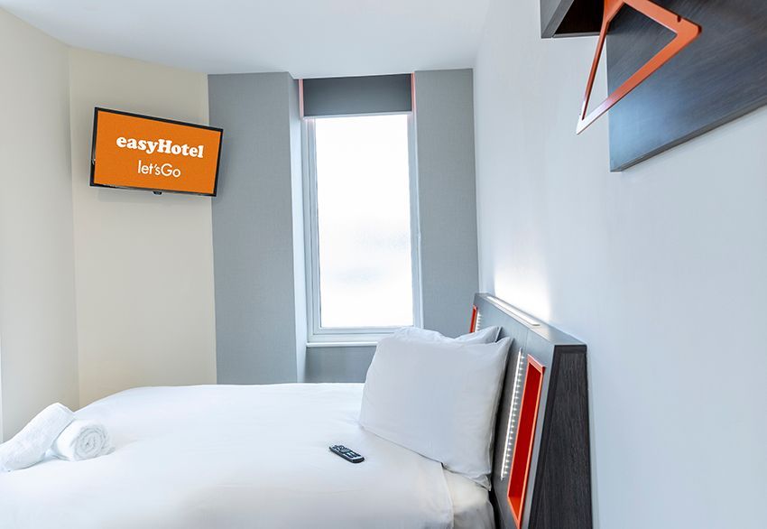easyHotel