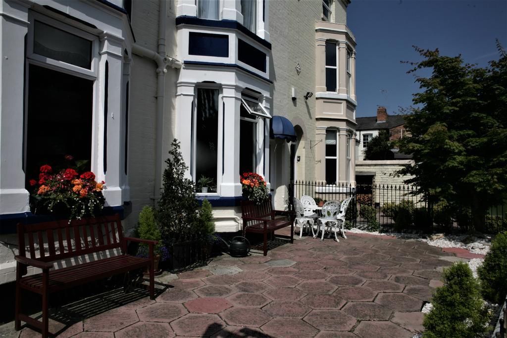 Hamilton Court Hotel