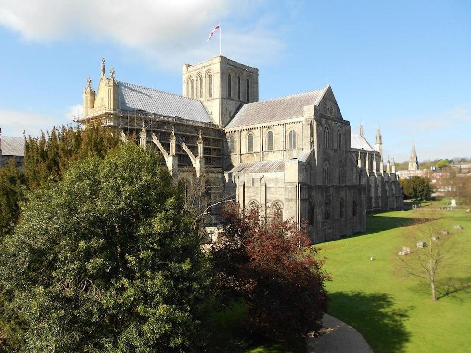 Winchester Cathedral View Retreat By Dancenter