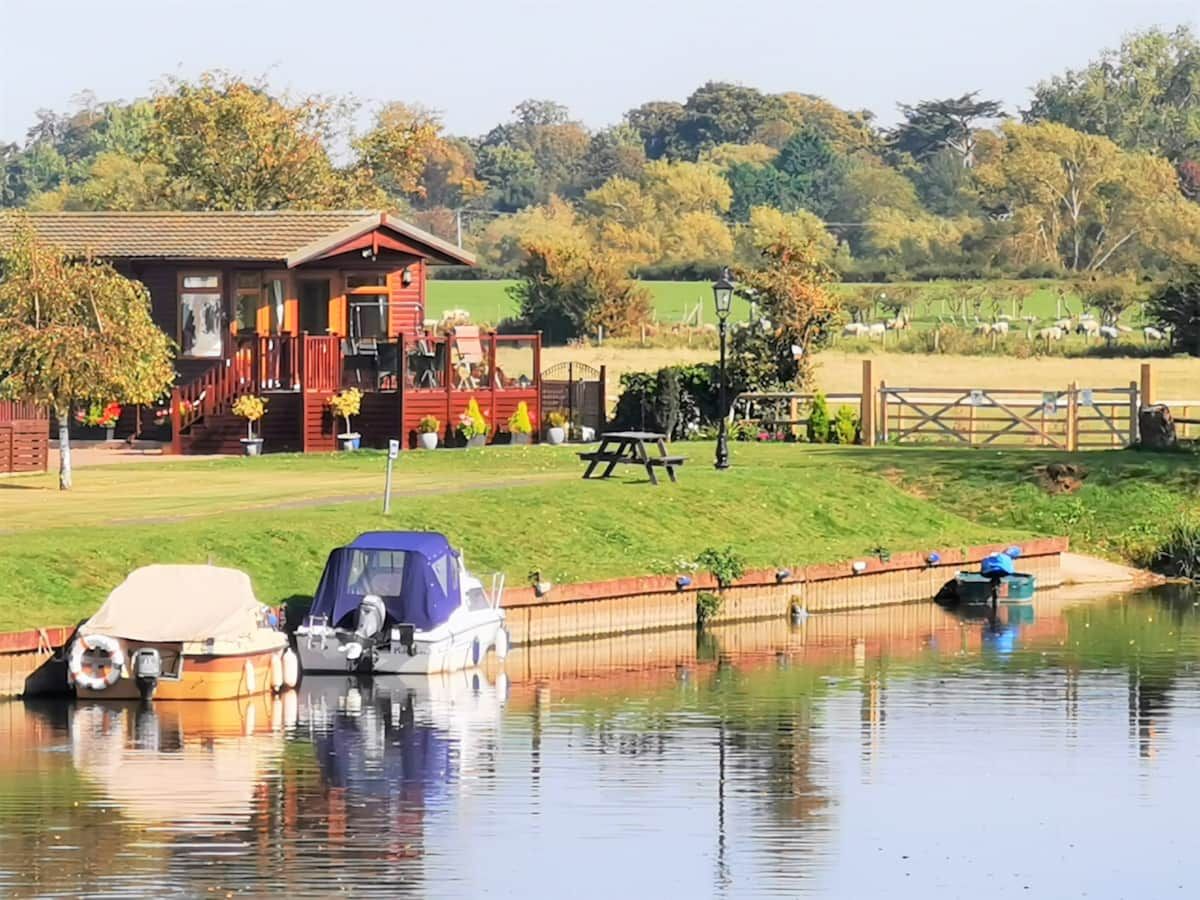 Bend in the River Lodge