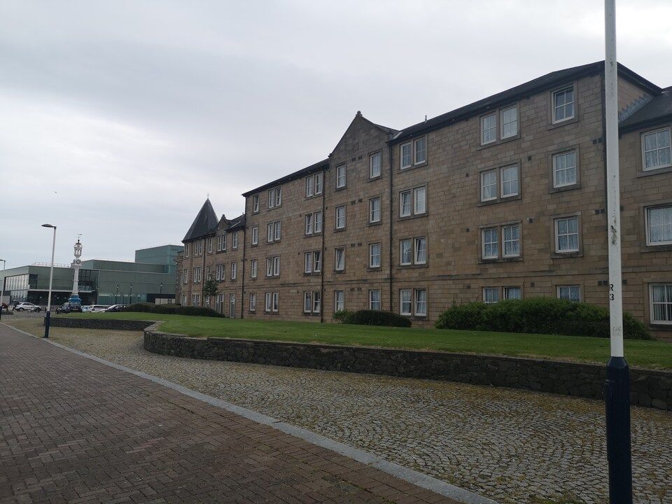 OYO Greenock Waterfront