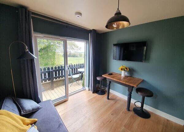 Little Woodbine Luxury Pod
