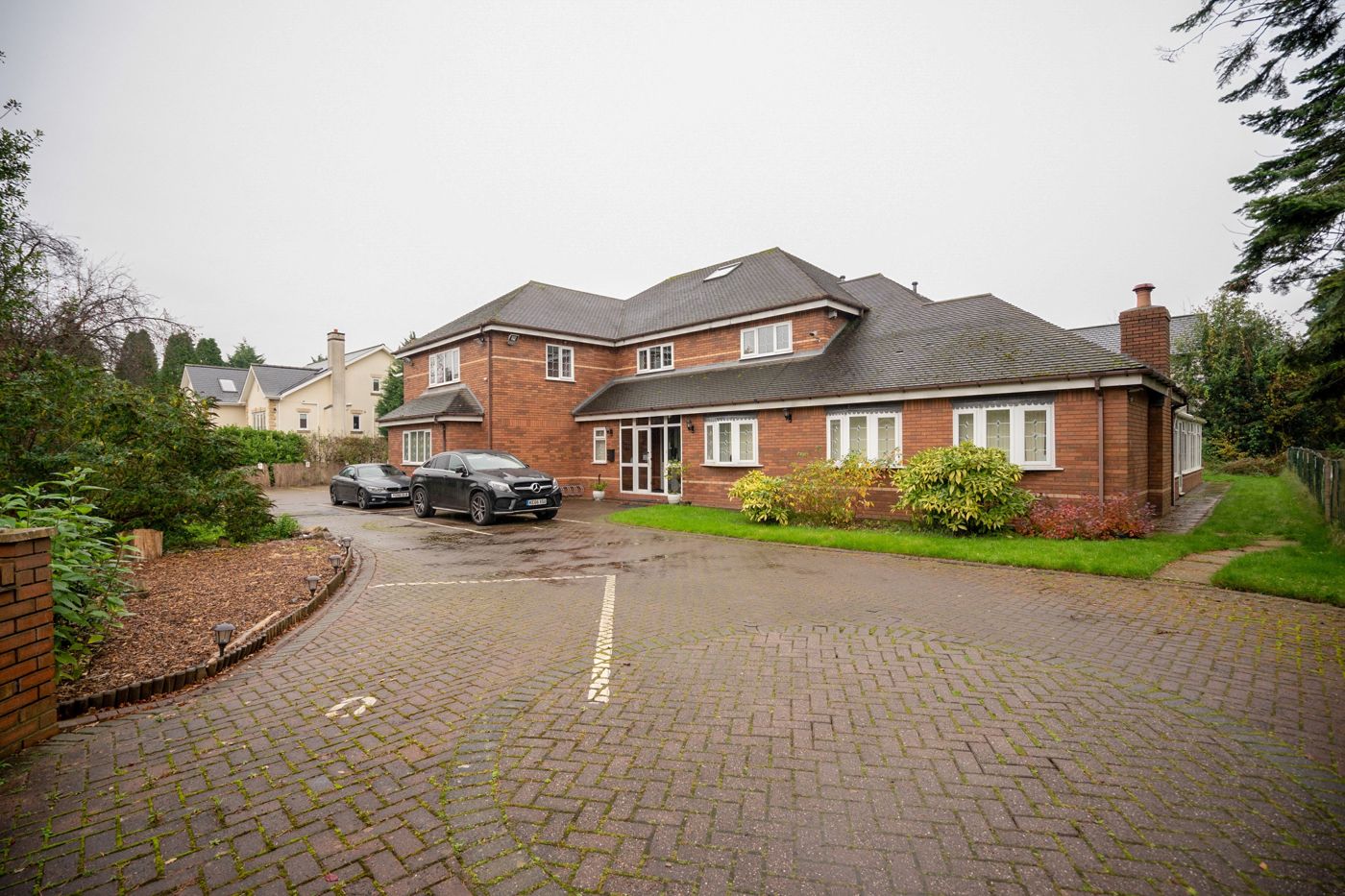 OYO Oakcroft Guest House Manchester Airport