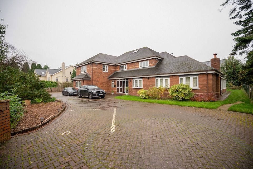 OYO Oakcroft Guest House Manchester Airport